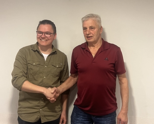 Benedikt Gisler (neuer Präsident) und Toni Buck (Präsident 1999-2026)